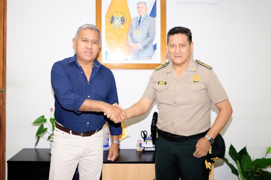 Alcalde Fernando Cárdenas recibe al nuevo comisario de Huaral para reforzar la seguridad&nbsp;ciudadana
