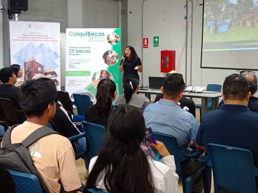 Jóvenes de los colegios de Pampa Libre y Quepepampa reciben charla informativa de Colquibecas  