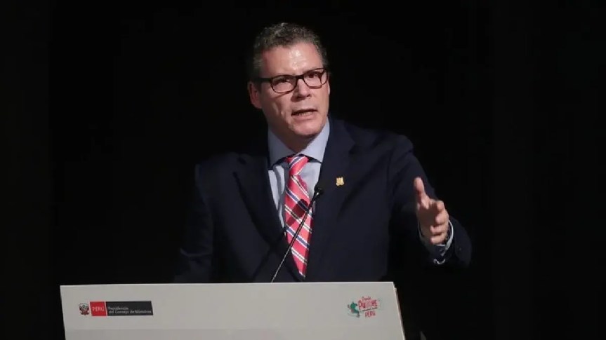 Denuncian que el ministro Morgan Quero habría favorecido contratación de la hija de su sastre personal en el&nbsp;Minedu