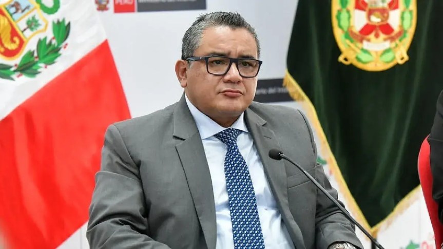 Dos testigos protegidos señalan al ministro Juan José Santivañez de pagar coimas a jueces y fiscales para resolver casos&nbsp;judiciales