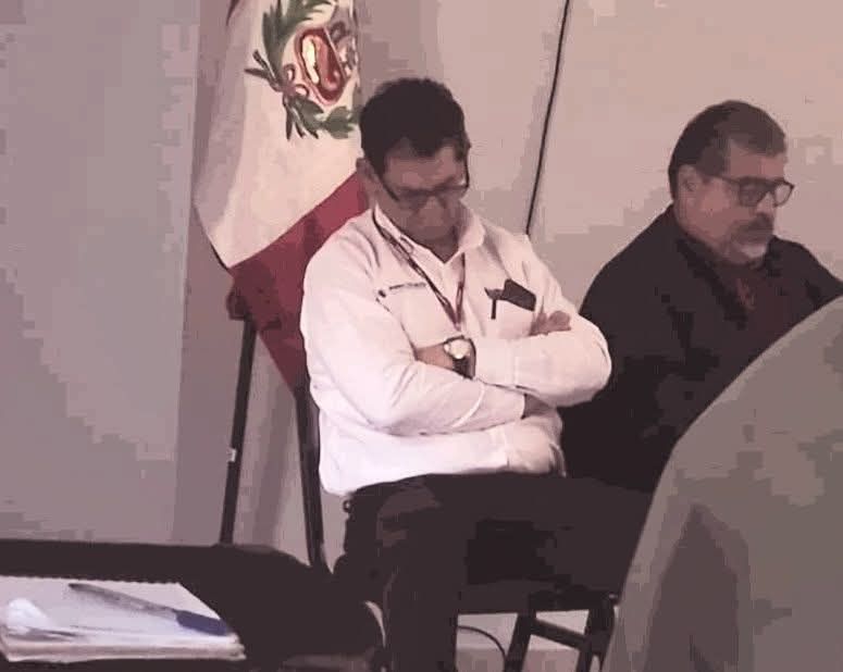 Funcionario del PRONIS se duerme en plena reunión sobre hospital de Abancay, en muestra de desprecio a la&nbsp;población