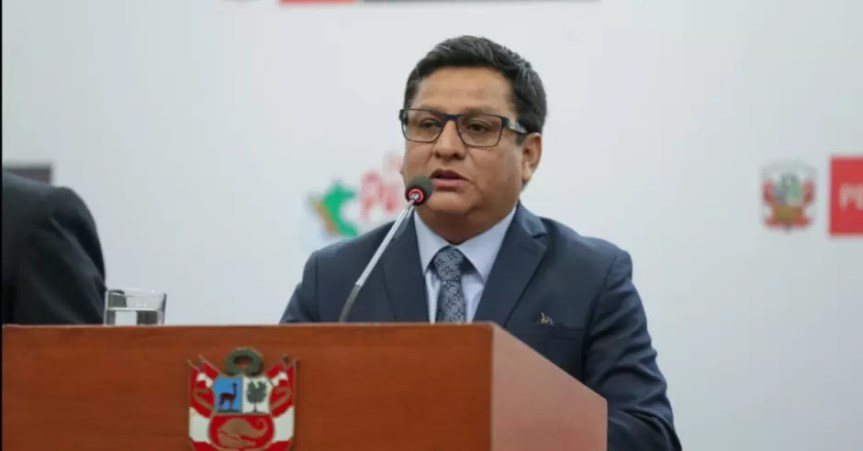 César Vásquez: Congresistas recolectan firmas para censurar al ministro de Salud tras muertes por suero&nbsp;defectuoso