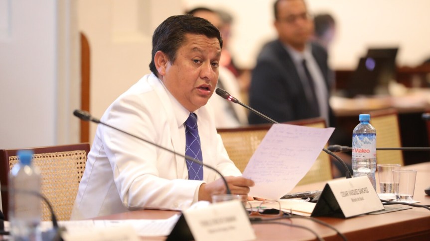 Presidente de Comisión de Salud dice que Podemos impulsa moción de interpelación contra el titular del Minsa por caso&nbsp;Medifarma