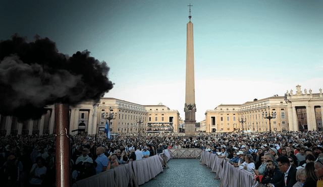 Humo Negro en el cónclave: segunda fumata confirma que aún no hay nuevo papa en el&nbsp;Vaticano