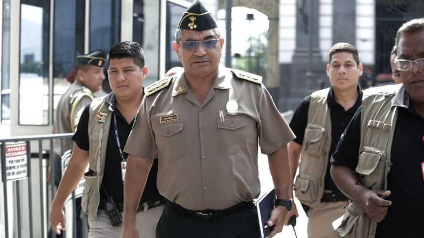 Víctor Zanabria, comandante general de la PNP, es acusado de ayudar a mineros&nbsp;informales