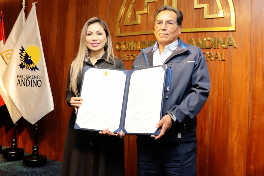 Entregan resolución de declaratoria de zona arqueológica de Rupak como Patrimonio Cultural de la Región&nbsp;Andina