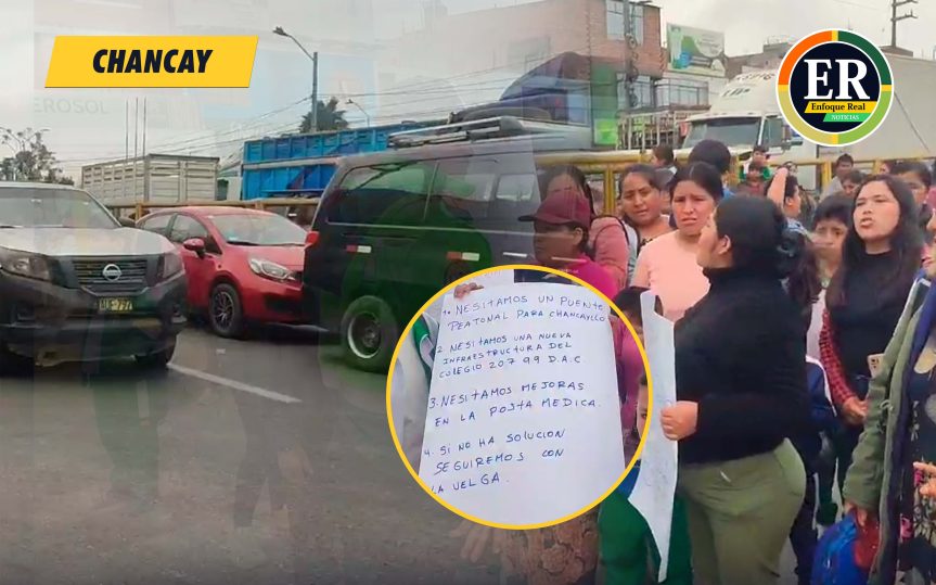 Padres de familia protestaron y bloquearon Panamericana Norte en protesta por mal estado de colegio de&nbsp;Chancayllo