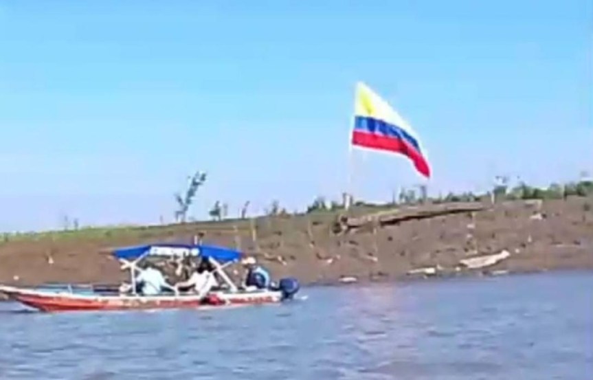 INDIGNANTE: Colocan bandera de Colombia en la Isla&nbsp;Chinería