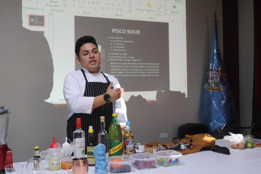 Aucallama: Talleres productivos realizó clase demostrativa de&nbsp;coctelería