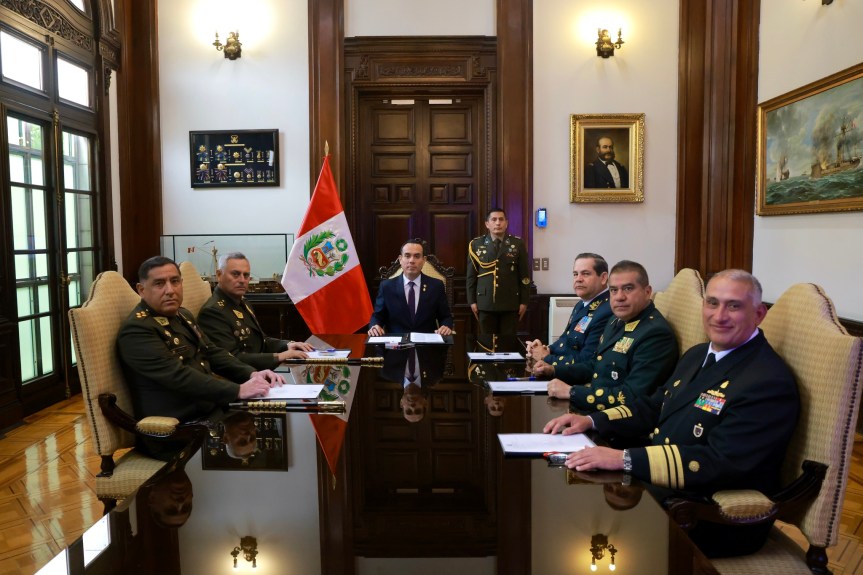 José Jerí recibe en Palacio de Gobierno a exministros y altos mandos militares y&nbsp;policiales