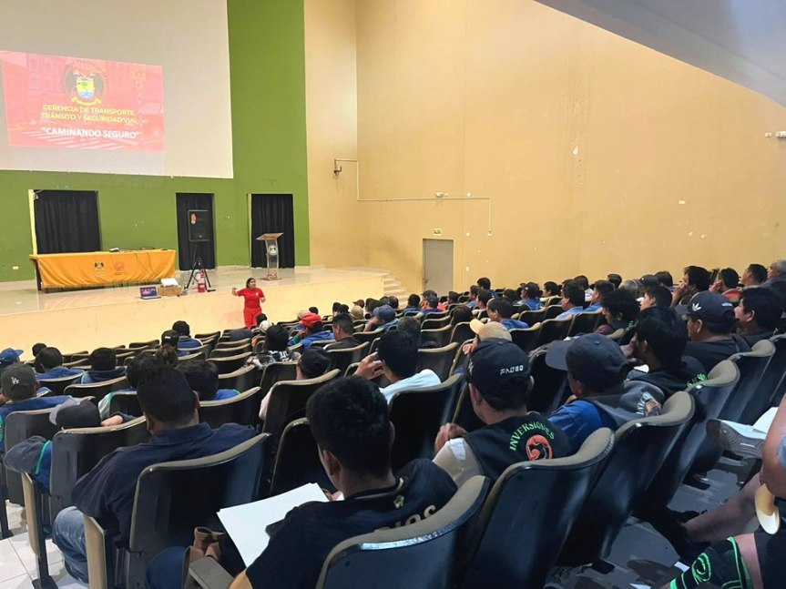 Conductores de vehículos menores reciben capacitación en educación vial “Responsables&nbsp;manejando”