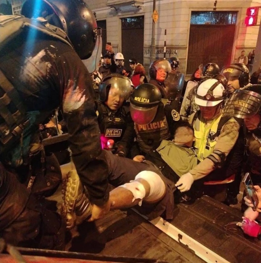 Joven queda en coma tras violenta represión policial durante marcha contra el gobierno de&nbsp;Jerí