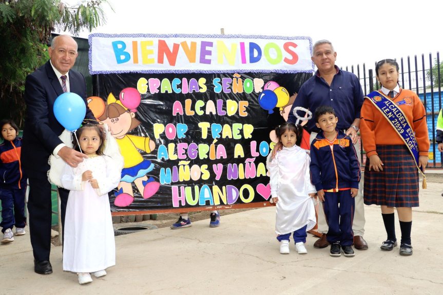 Alcalde provincial entrega juegos recreativos a la I.E. N.° 21559 “Antonio Graña Elizalde” –&nbsp;Huando