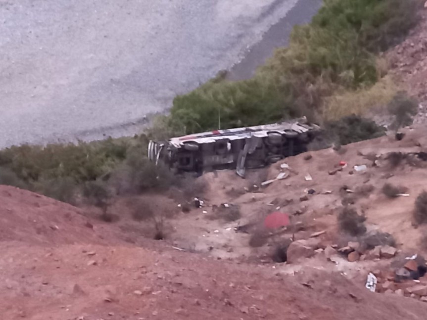 Tragedia en Arequipa: hermanas de 8 meses y 4 años sobreviven a choque y caída de un bus en&nbsp;Ocoña