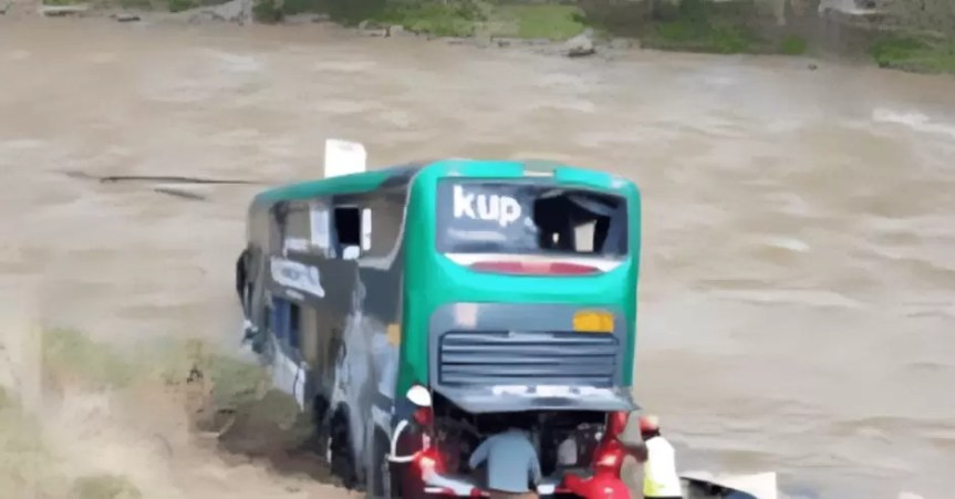 Junín: Bus interprovincial se despista tras choque con una camioneta y deja al menos 30&nbsp;heridos
