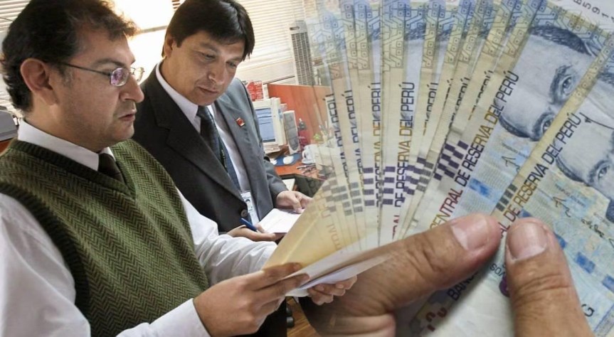 ¡Atención! Congreso aprueba aumento de aguinaldo y bono de escolaridad a más de S/ 3,500 ¿Quiénes son los&nbsp;beneficiados?