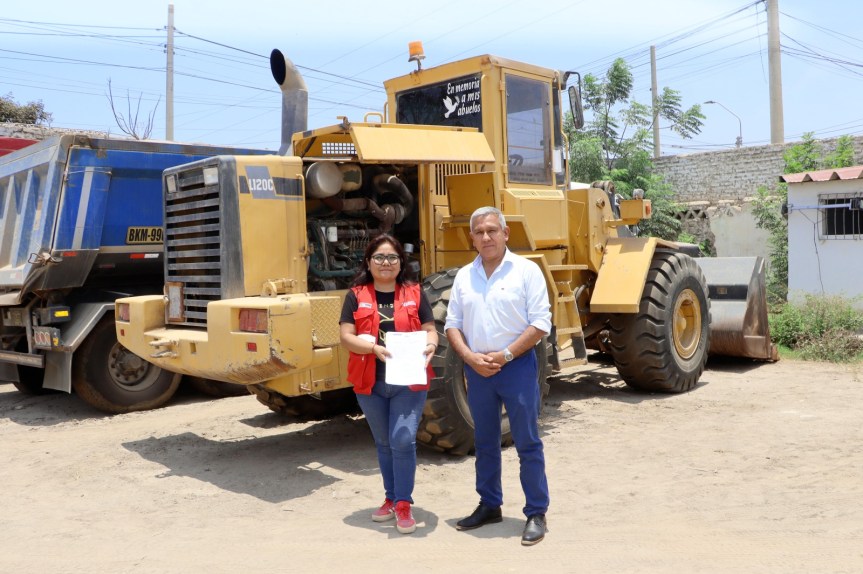 Municipalidad de Huaral recibe cargador frontal por parte de&nbsp;Pronabi