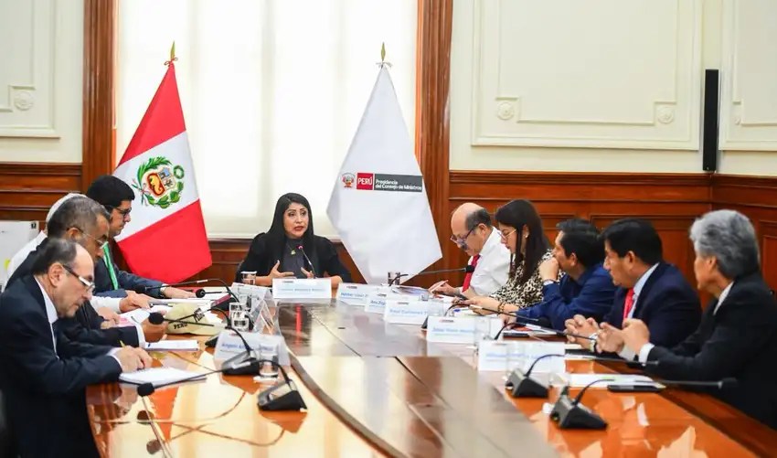 Héctor Valer, vocero de Somos Perú, anunció que dará voto de confianza al gabinete de Denisse&nbsp;Miralles